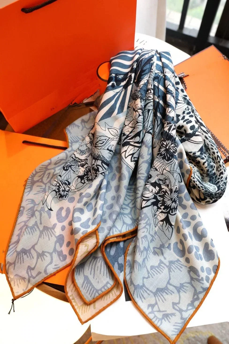 2024 Wholesale New Luxury Designer Inspired Print Cotton Scarf Shawl