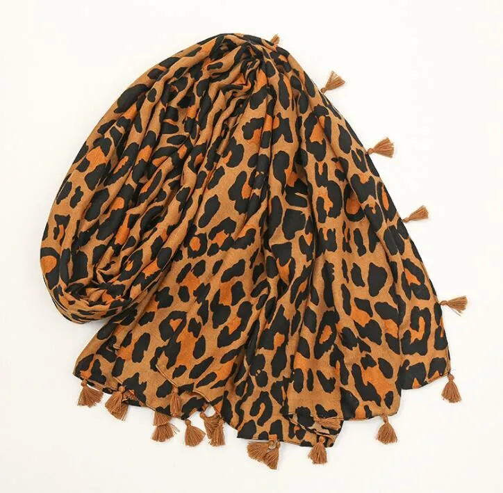 OEM Women&prime;s Lightweight Leopard Grain Print Shawl Scarf Rayon Cotton Scarf for Spring