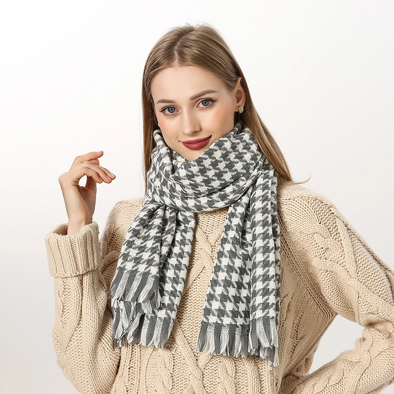 Wholesale Plaid Checked Women&prime; S Long Scarf with Fringe