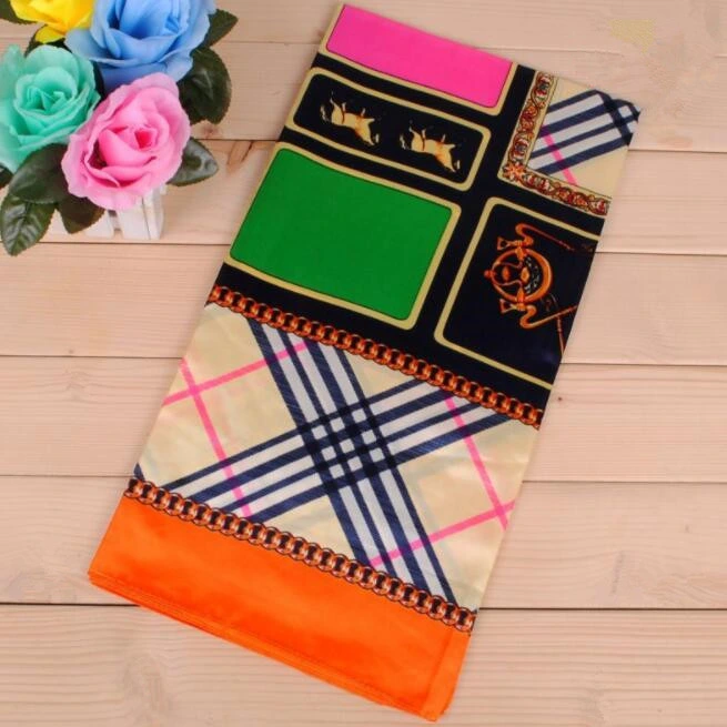 New Color Check Carriage Satin Square Scarf Wholesale Fashion Printed Lady Scarf