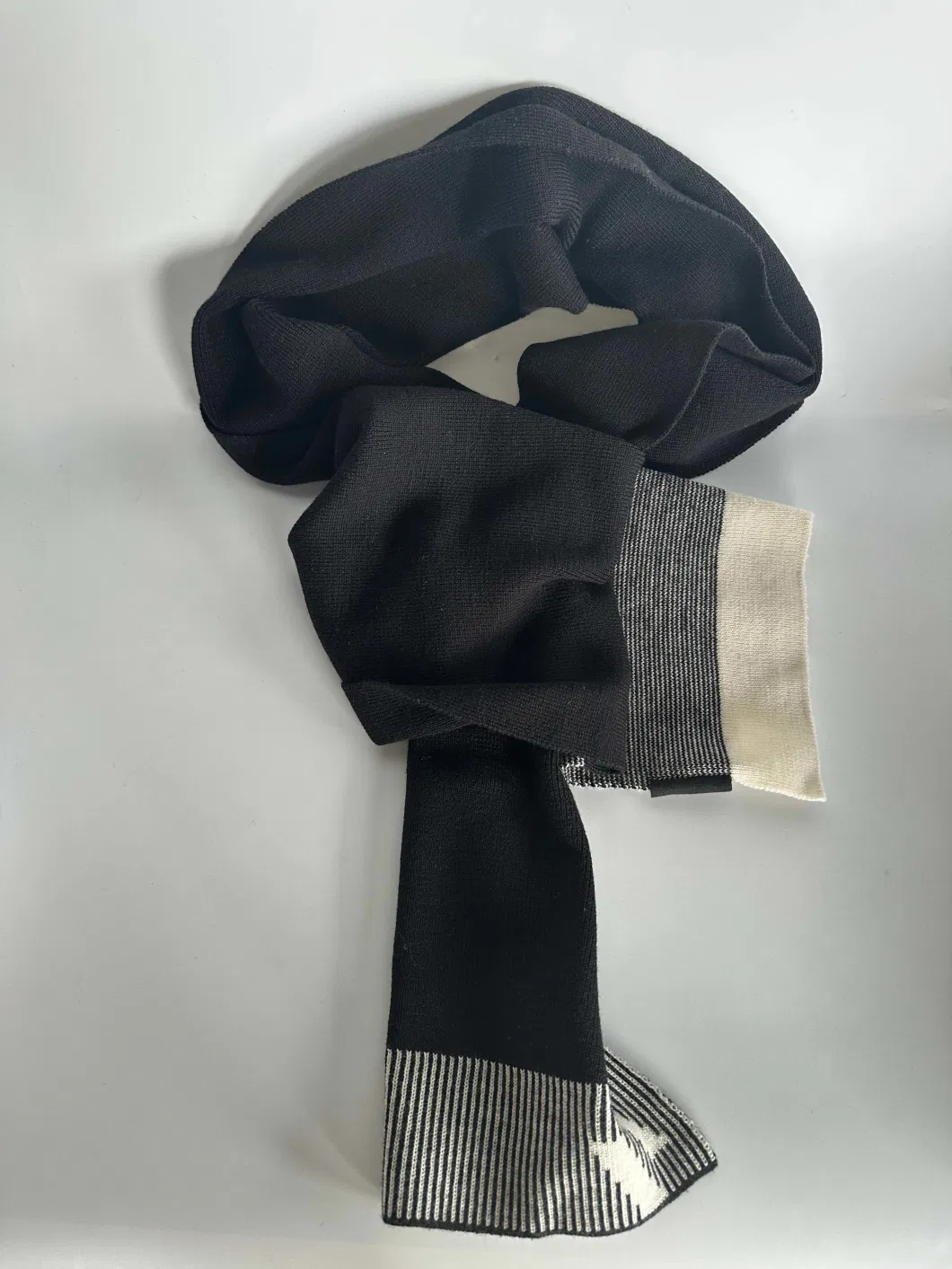 Knitting Scarf Manufacturer Wool Acrylic Winter Thermal Scarves Monochrome Black and White