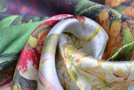 Gorgeous Digital Printed Silk Scarf for Women&prime; S Long Scarf/Shawl