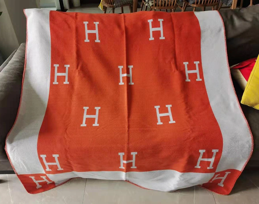 Wholesale Customized Soft Polyester Material Tapestries Tassel Woven Blankets for Women