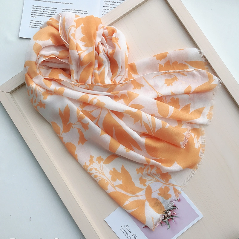 2024 Designer Ladies Leaves Printing Stoles Scarves Women Soft Smooth Kimono Leaf Turban Girls Thin Fashion Scarf