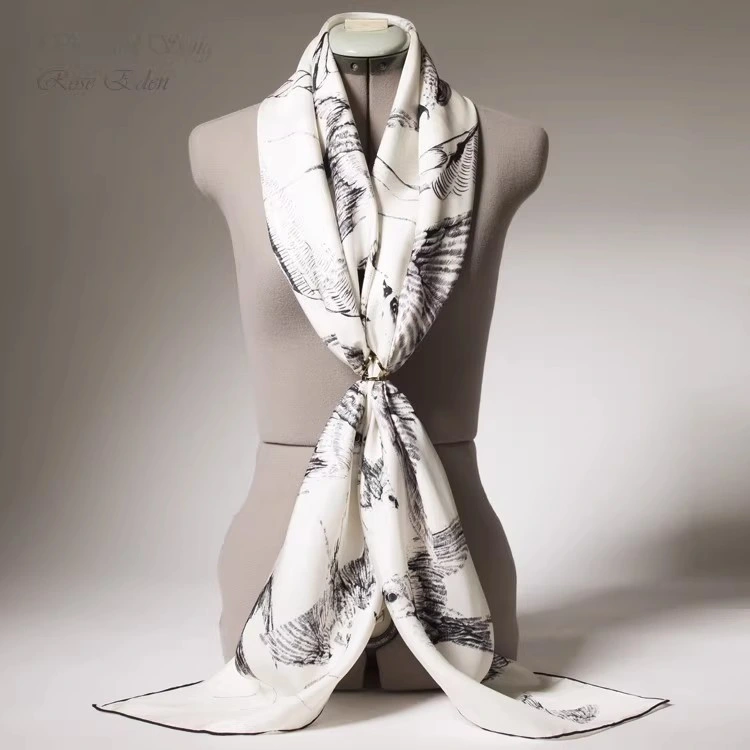 Lady Shawl Vs Classic Style Black &amp; White Lark Twill Silk Scarf