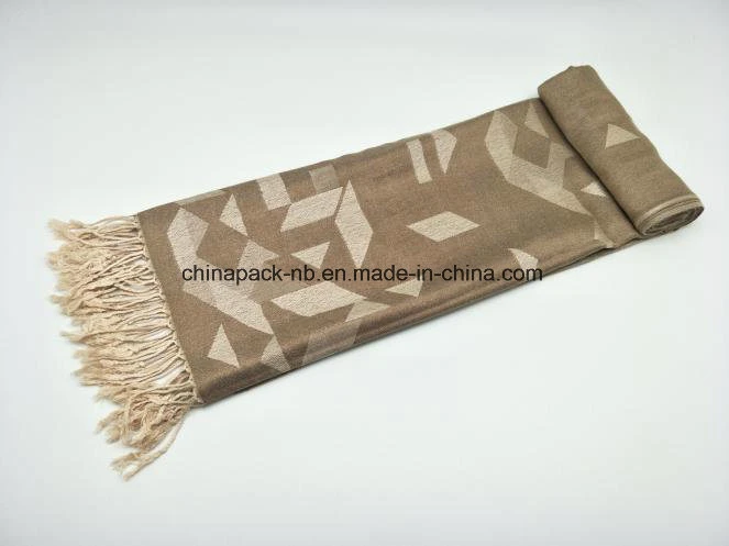 100% Acrylic Wormer Ladies Maple Leaf Jacquard Scarf