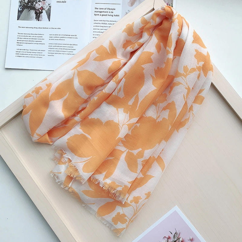 2024 Designer Ladies Leaves Printing Stoles Scarves Women Soft Smooth Kimono Leaf Turban Girls Thin Fashion Scarf