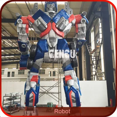 Estatua de transformadores de tamaño de la vida con los movimientos del robot