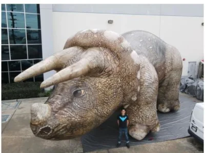 2023 Nuevo 25&prime;x50&prime; Gigante Inflatable realista Triceratops Dinosaur (vista frontal)
