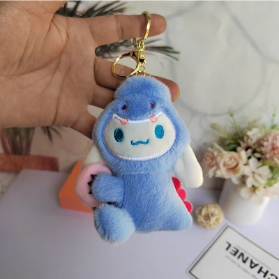 Ruunjoy 12cm Dinosaurio Peluche de Dibujos Animados Llavero Kawaii Kuromi Melody Accesorios Lindo Chica Sanrio Peluche Colgante Muñeca Regalo para Mochila Escolar