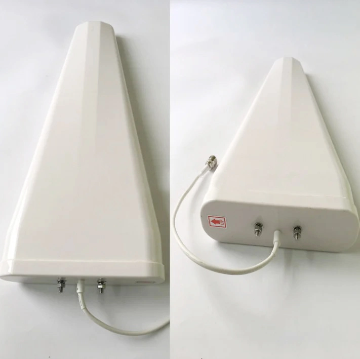 617 to 960 MHz + 1710 to 2700 MHz Log Periodic Antenna, 10 to 11 dBi, Dual Band, High Gain, Type N Female Connector, V-Pol