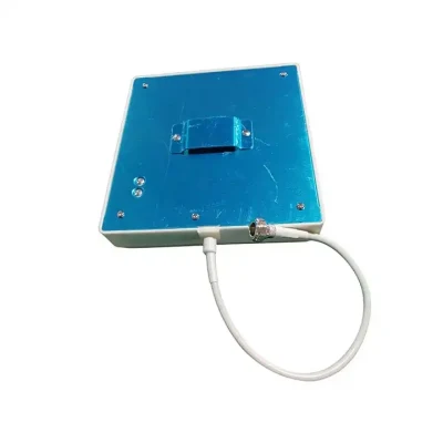 Antenna con montaggio a parete di polarizzazione per applicazioni CDMA800/GSM900/RFID