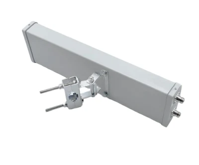 Antenna settoriale della stazione base, 1.7 GHz, doppia polarizzazione, kit di montaggio incluso, antenna GPS integrata