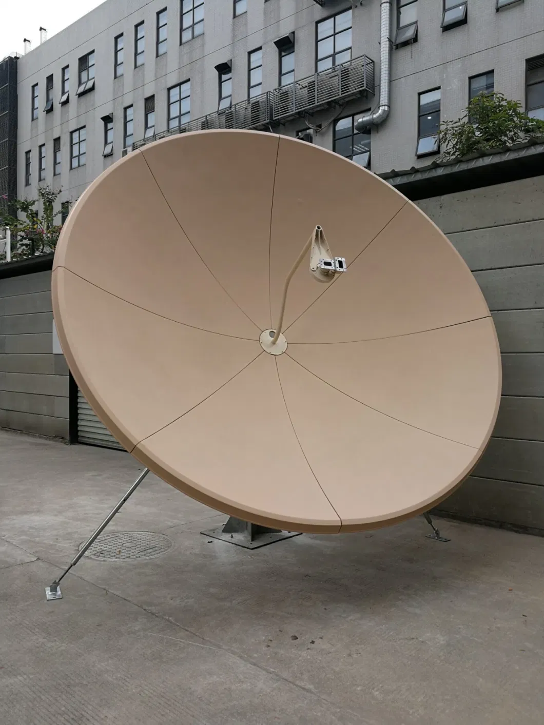 2.4 M FRP Antenna SMC Antenna Low Density, High Proportion as Strong as Steel Light as Aluminum Pressure Resistance Performance