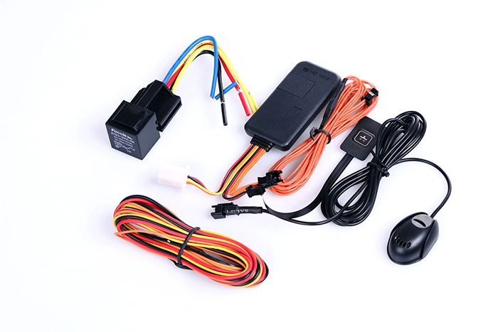 Car /Truck GPS Tracker with Microphone/Sos Button Monitoring for Fleet (TK116)