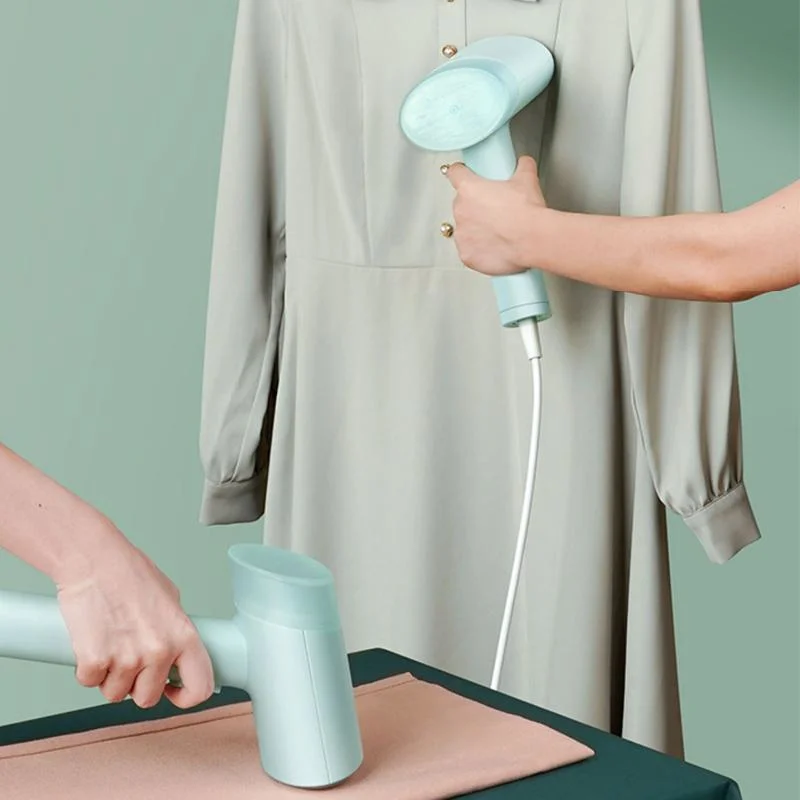 Small Size with 150ml Capacity Garment Steamer for Travel