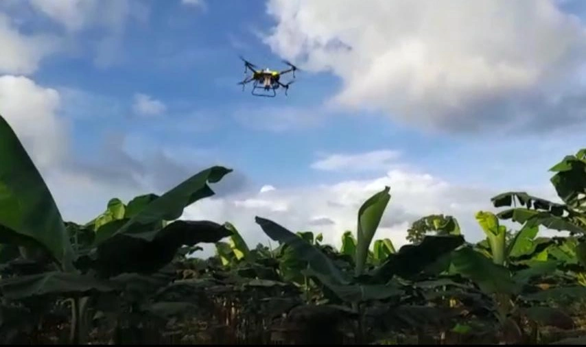 Largest Drone Sprayer 30lt Agricultural Crop Spraying Drone Granule Fertilizer Spreading Uav Drone