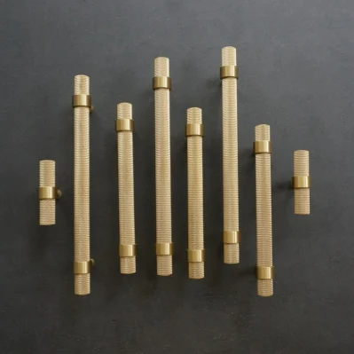 Venta de fábrica de armarios Puerta con asas moleteadas de oro Cajón de Cocina latón Tire de la manija