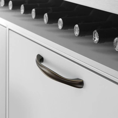 Koppenve minimalista Negro mate y Oro hardware de latón Gabinete de cocina Tiradores de las puertas