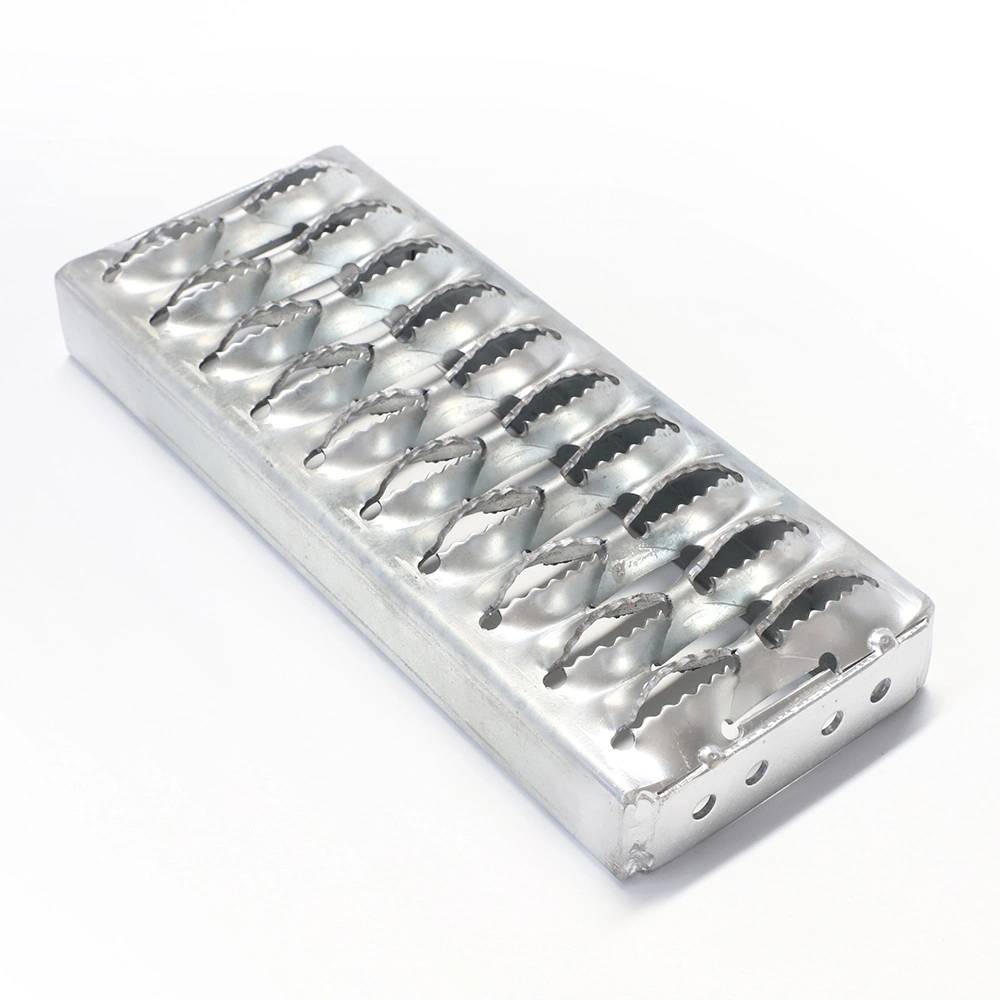 Serrated Step, Tractor Parts, Diamond Deck-Span Tread Truck Steps