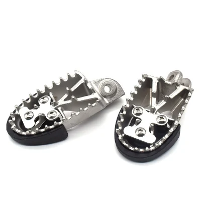  Vendita all&prime;ingrosso universale CNC pedane per motociclette pedane in acciaio inox sporco Poggiapiedi per bicicletta Pit Bike Moto pedane poggiapiedi