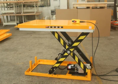 Piattaforma di sollevamento con altezza massima di 1300 mm