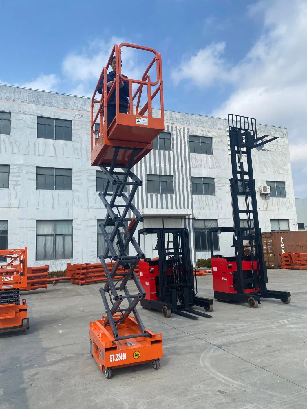 Approved Small Electric Mini Hydraulic Automatic Scissor Lift Platform with Low Cost