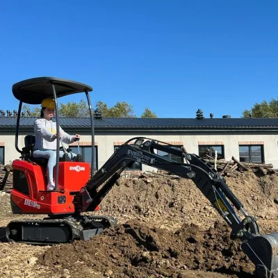 Ere10 PRO 1100kg Front Mini Crawler Samll Digger Excavator Everun with Euro5 Engine and 120 Degree Deflection Arm