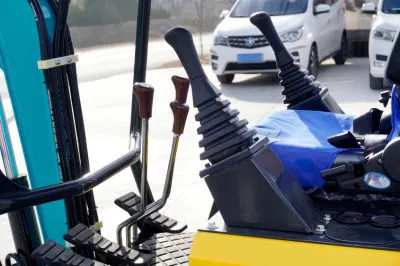 Internal Combustion Drive Lugong Best Mini Excavator Withattachment CE Approved