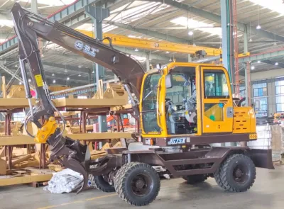 Wood Grabbing and Rock Grabbing Mini Excavator Machine, Using Hydraulic Working System
