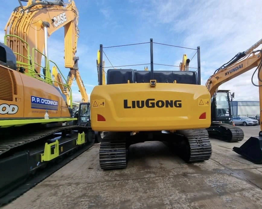Liugong 33tons Clg933e Excavator Large Digger Machine for Mining Forest Price