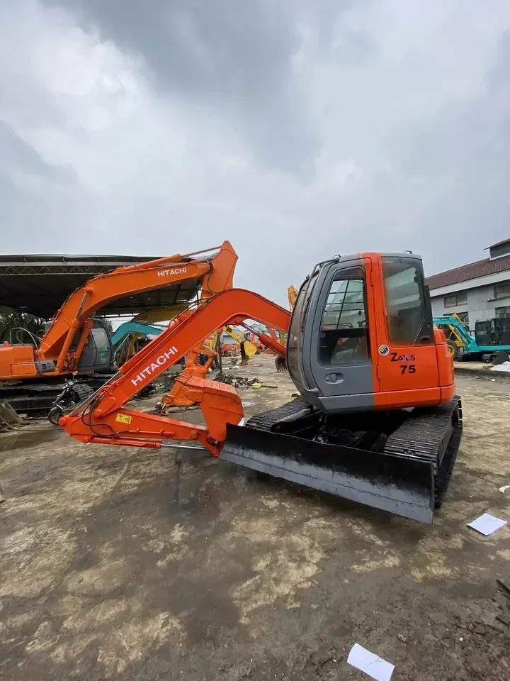 Secondhand Used Hitachi Excavator Zx75 with Face Shovel