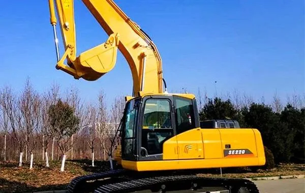 High Quality Chinese-Made Excavator for Sale