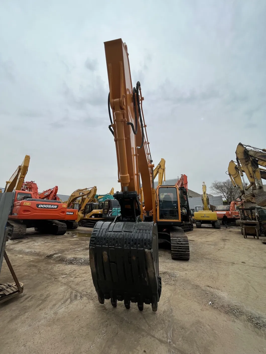 Escavadeira Usada Used 20 Ton Heavy Duty Equipment Hydraulic Excavators Excavadora Used Hyundai 220 Crawler Good Condition Excavator Price 220LC-9s