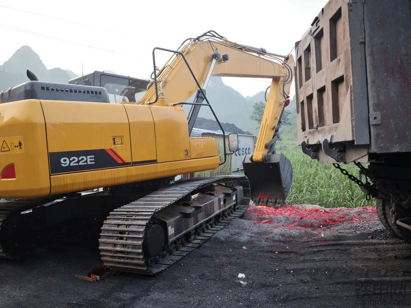 China LG 24ton 922fe Electric Crawler Excavator for Sale