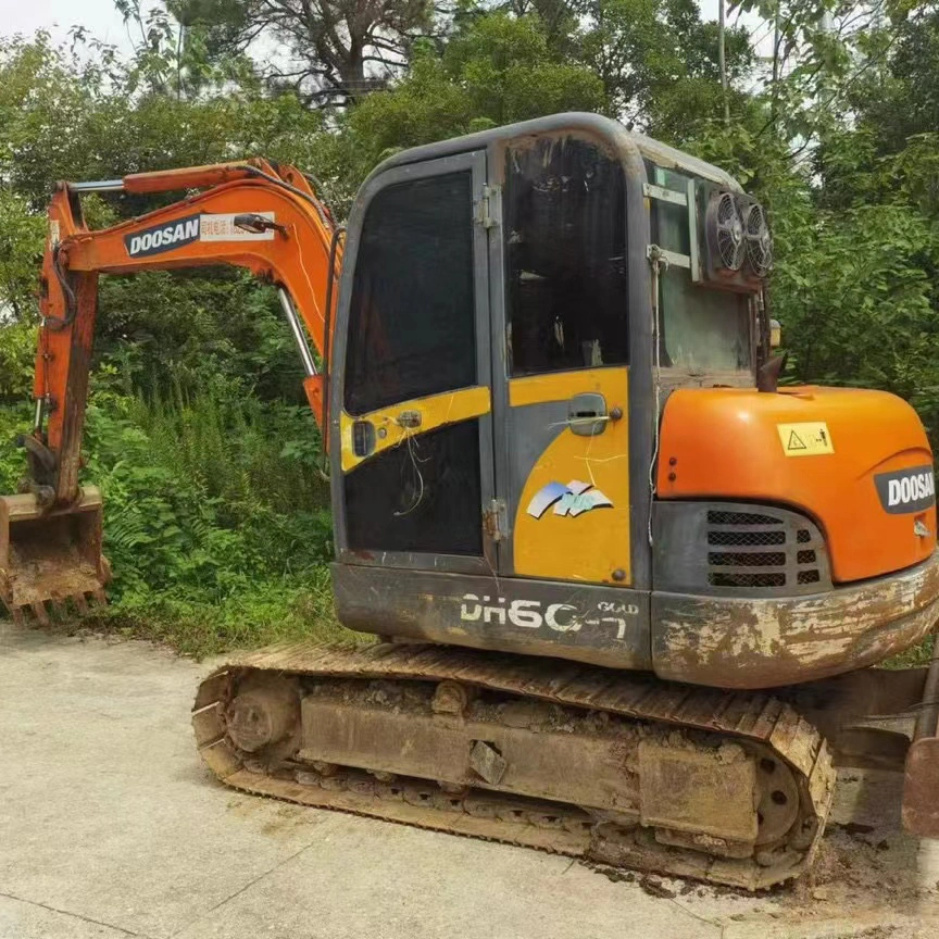 Used Engineering Construction machinery 6t Doosan Mini Digger Excavator