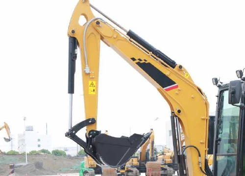 Mini Crawler Excavator Digging Machine for Sale Quick Attach Small Size Bagger Local Service Road Construction Excavator