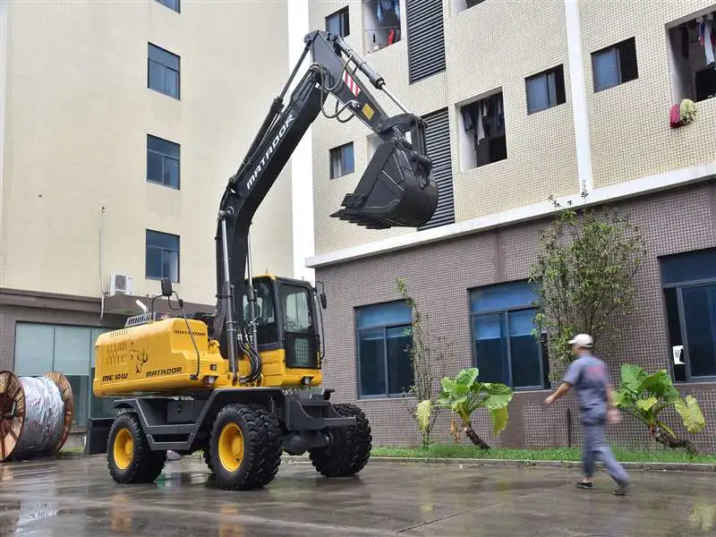 12.5 Ton Construction Shovel Excavators Hydraulic Excavator Wheel Digger for Sale