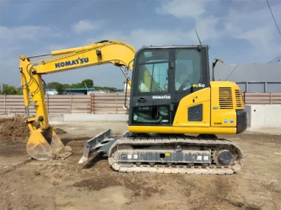 2020 anni poco costoso usato 6 tonnellate Mini escavatore Komatsu PC60-8 PC56-7 PC60-8 Digger per uso domestico e agricolo PC70-8 escavatore PC75 Komatsu Di vendita a basso prezzo