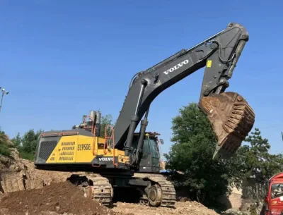 Escavatore idraulico usato gigante da 95 tonnellate Volvo Ec950 per impieghi gravosi Escavatore
