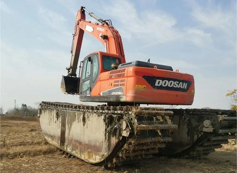 Hydraulic Amphibious Excavator with Pontoon in The Water