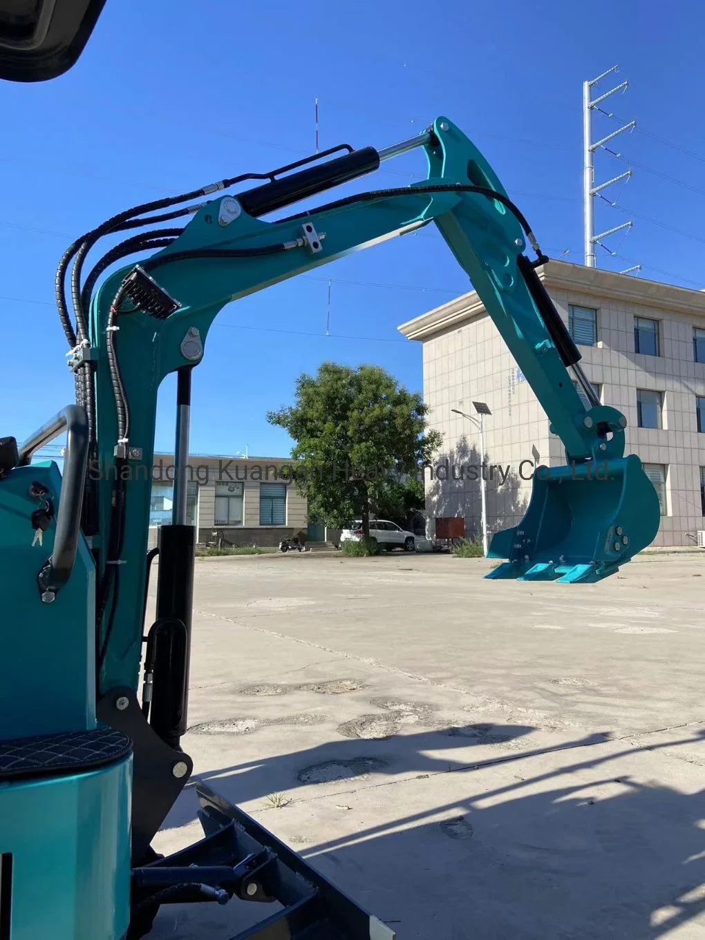 1 Ton Mini Excavators Powered with 2 Cylinders Water Cooling Diesel Engine