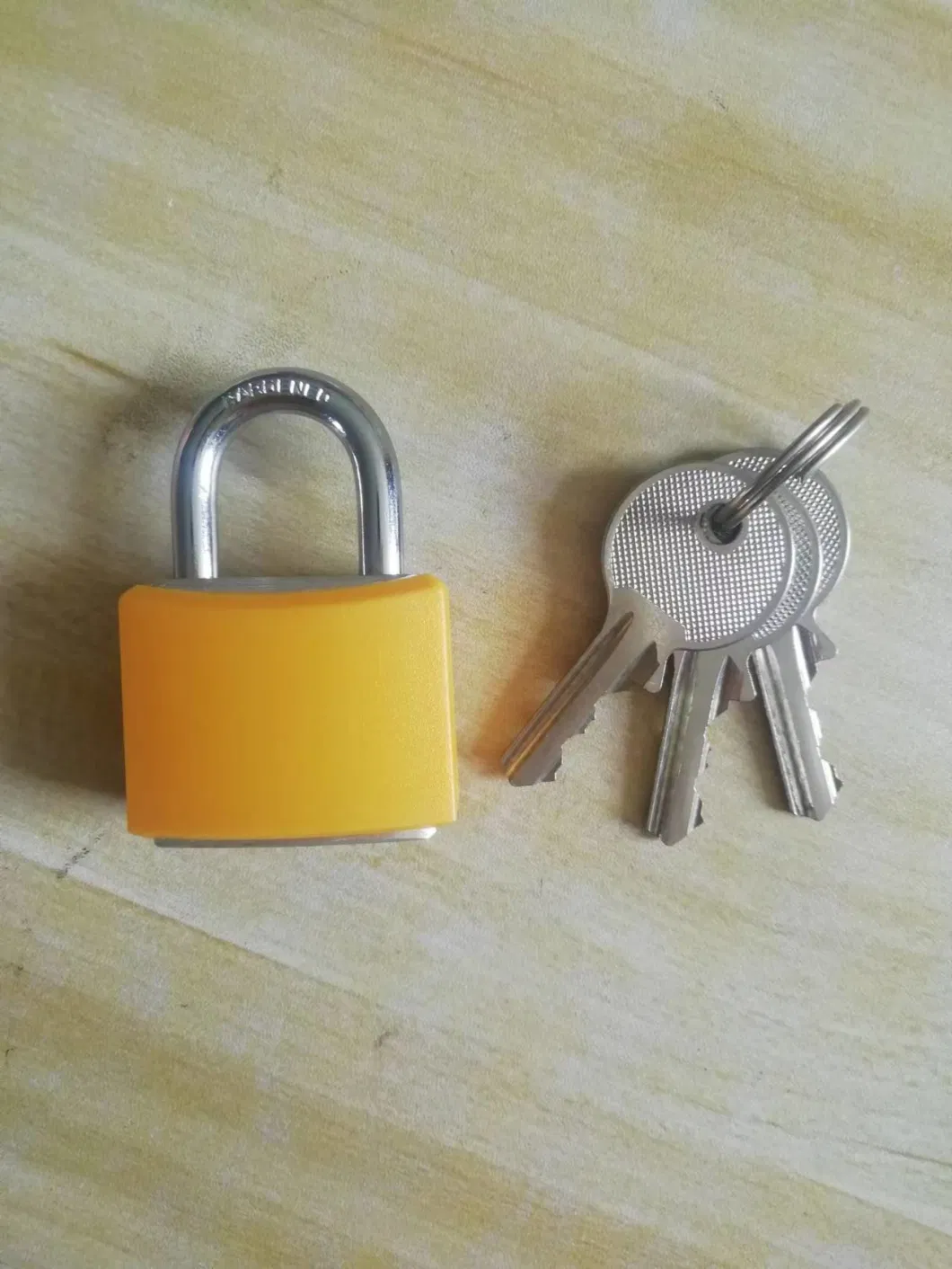 Aluminum Lock with Solid Brass Cylinder Safety Padlock Have Plastic Shell Padlock