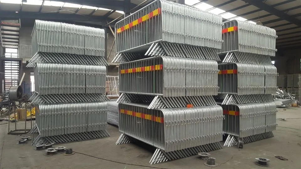 Factory Price Fast Delivery Galvanized Steel Barricade Interlocking Crowd Control Barriers