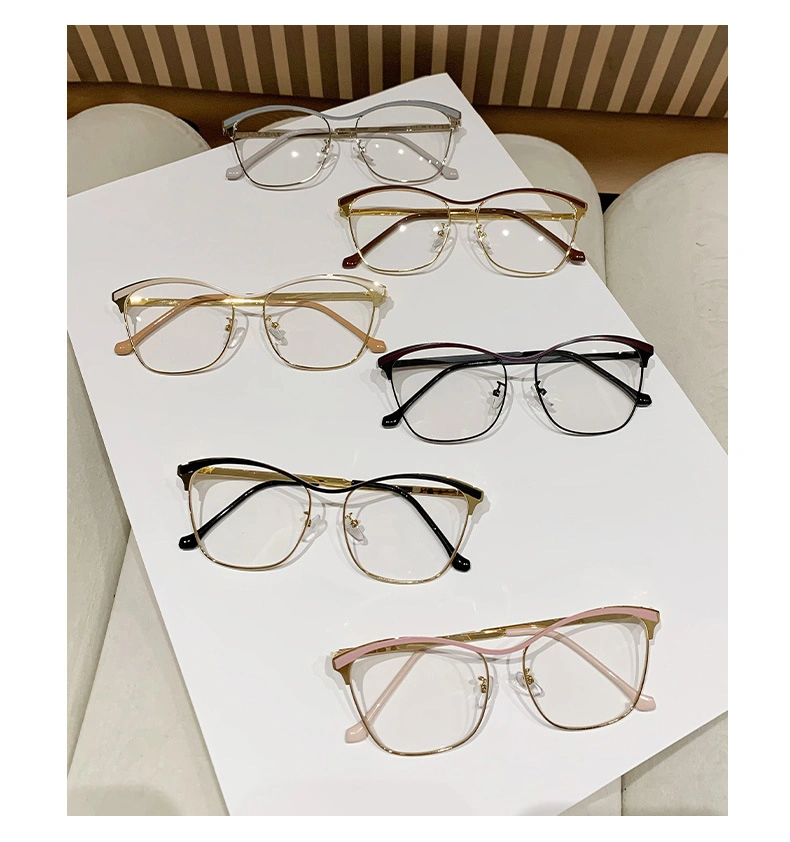 Trendy Fashion Photochromic Personality Simple Metal Discoloration Cat Eye Anti-Blue Light Glasses Metal Glasses Women Eyewear