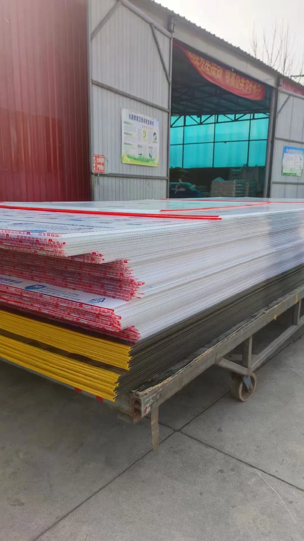 China Factory Price 4mm 8mm 16mm Building Material PC Panel Color Hollow Sheet Polycarbonate Corrugated Sheets Greenhouse Roof Solid Sun Board Plastic Sheets