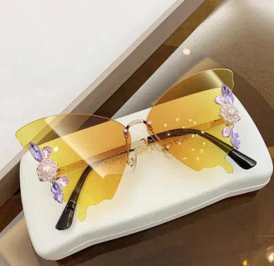 Gafas de sol únicas y de moda con forma de mariposa y accesorios para joyas