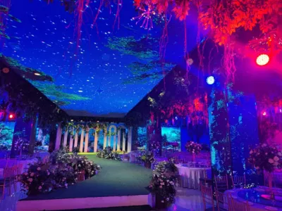 La pequeña pantalla LED para interiores de paso de la pared con alta calidad y ultra amplio ángulo de visualización para exhibiciones comerciales y aplicaciones de Comunicación Digital