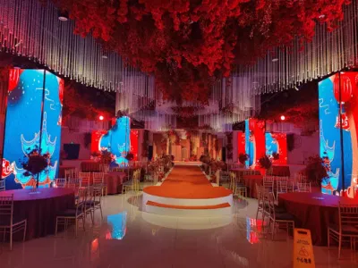 La pequeña pantalla LED para interiores de paso de la pared con alta calidad y ultra amplio ángulo de visualización para exhibiciones comerciales y aplicaciones de Comunicación Digital