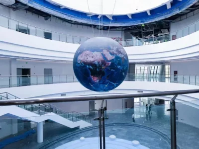 La pequeña pantalla LED para interiores de paso de la pared con alta calidad y ultra amplio ángulo de visualización para exhibiciones comerciales y aplicaciones de Comunicación Digital